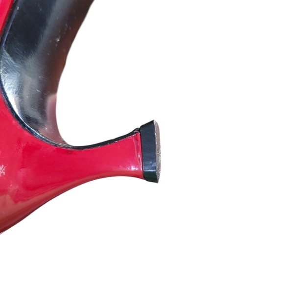 Stuart Weitzman red patent leather kitten heels - 8N.        J75 - Picture 8 of 9